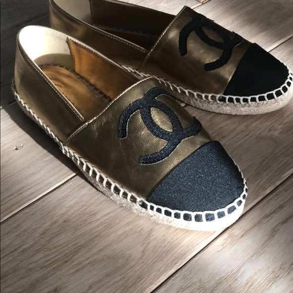 CHANEL Shoes - Selling Chanel low tops, barely worn, need gone. CHANEL Shoes - Selling Chanel low tops, barely worn, need gone.